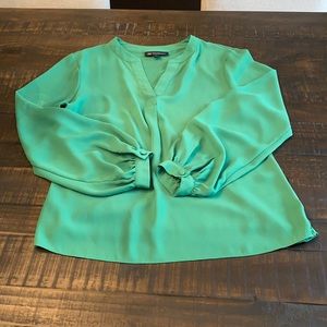 🔥EUC Green INC Blouse MP! Perfect Condition!